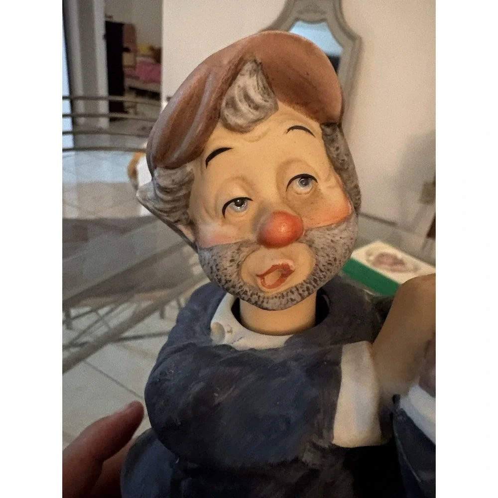 Melody In Motion Willie The Golfer Porcelain Music Box - FOR PARTS OR REPAIR